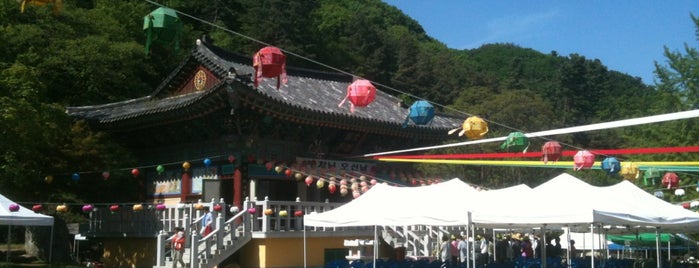 Bokwangsa is one of Buddhist temples in Gyeonggi.