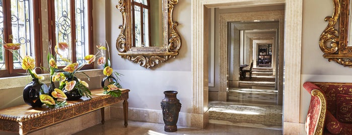 San Clemente Palace Kempinski Venice is one of Grand Hotels Old World.