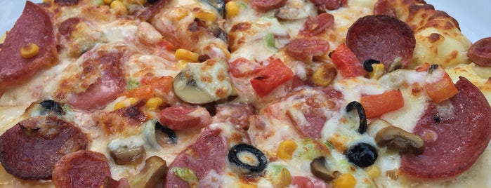 Pizza Vira is one of Posti che sono piaciuti a Orhun.