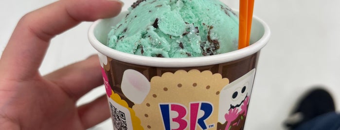 Baskin-Robbins is one of 新浦安.