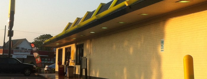 McDonald's is one of Posti che sono piaciuti a Dawn.