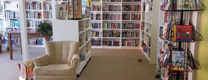 Pageturners Bookstore is one of Posti che sono piaciuti a Jeff.