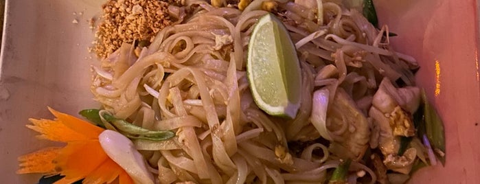Mango Thai Tapas Bar is one of Sout.