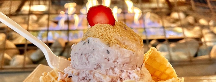 Nitro Fog Creamery is one of The 13 Best Ice Cream Parlors in Albuquerque.