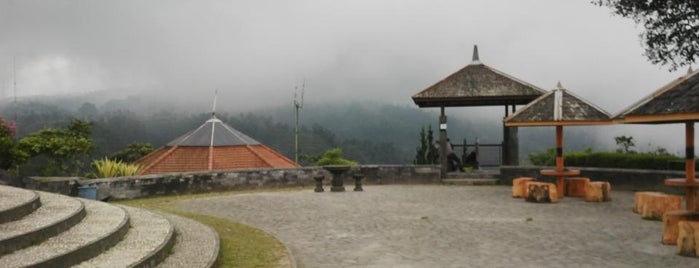Ketep Pass is one of List Magelang Best Point of Interest.
