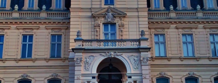 Львівська національна галерея мистецтв is one of Мiй Львiв.