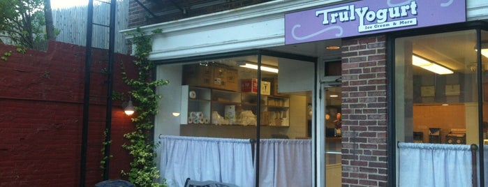 Truly Yogurt is one of สถานที่ที่ Nandi ถูกใจ.