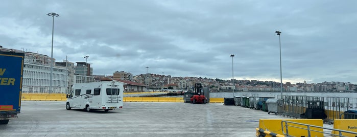 Porto di Santander is one of lindos.