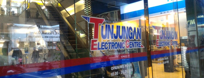 Tunjungan Electronic Centre (TEC) is one of Shopping Mall di Surabaya.