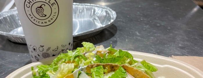 Chipotle Mexican Grill is one of Places to eat summer 18.