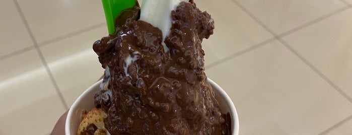 llaollao is one of Dinosさんのお気に入りスポット.