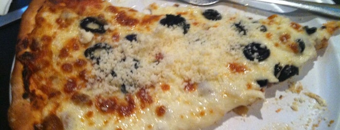 Minsky's Pizza is one of Lugares favoritos de Lee Ann.