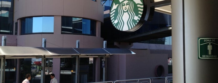 Starbucks is one of Lieux qui ont plu à Isis.