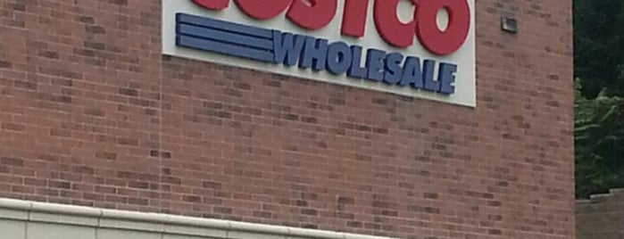 Costco Wholesale is one of Orte, die Timothy gefallen.