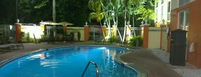 Best Western Fort Myers Inn & Suites is one of Lugares favoritos de Flavia.