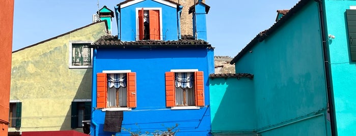 Isola di Burano is one of Locais curtidos por Alex.