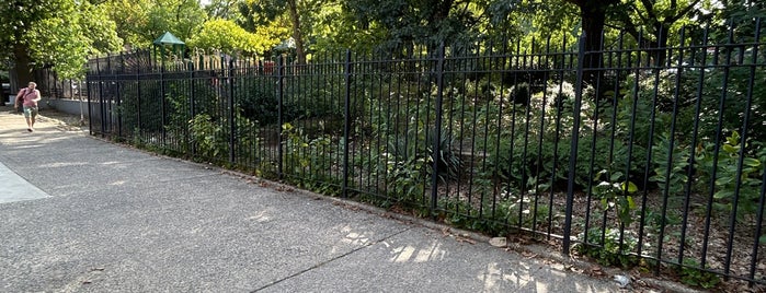Underwood Park is one of Around Clinton Hill – low.