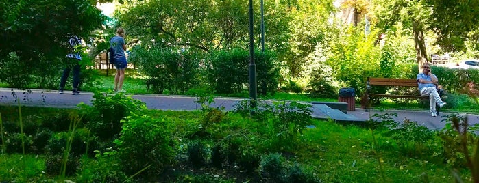 Сквер ім. Шолом-Алейхема is one of Парки Киева / Kiev parks.