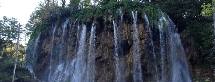 Plitvice Lakes National Park is one of Хорватия.
