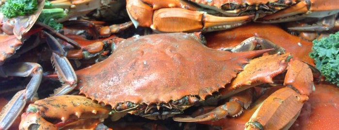 Pinchers Crab Shack is one of Michael : понравившиеся места.
