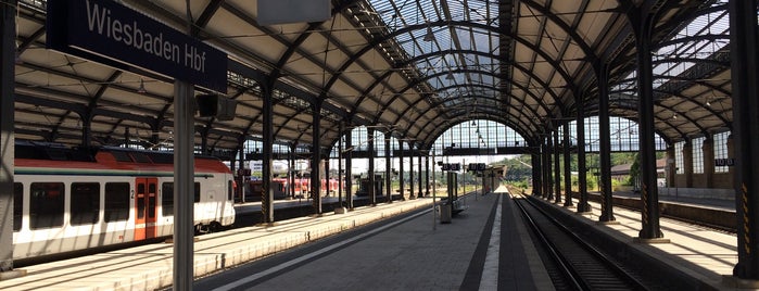 Wiesbaden Hauptbahnhof is one of Free WIFI.