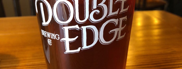 Double Edge Brewing Company is one of Lugares favoritos de David.