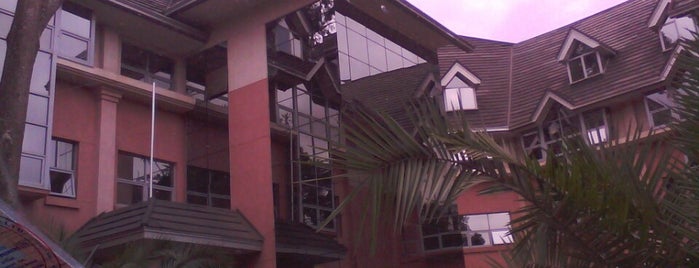 SBM Bank (Head Office) is one of Tempat yang Disukai Helene.