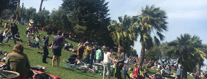 Mission Dolores Park is one of San Fran (to do).
