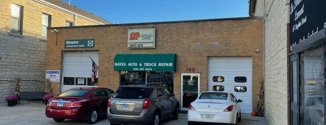 Hayes Auto & Truck Repair is one of Lieux qui ont plu à Keith.