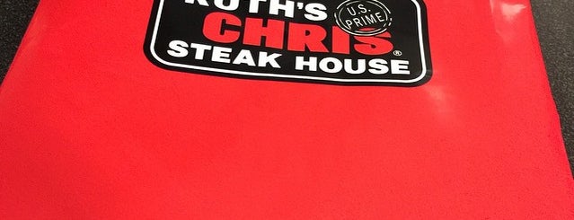 Ruth's Chris Steak House is one of Darlene 님이 저장한 장소.