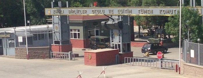 Zırhlı Birlikler Okulu ve Eğitim Tümen Komutanlığı is one of Lieux qui ont plu à Volkan.