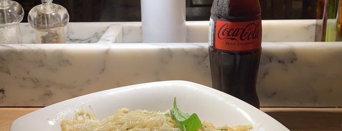 Vapiano is one of Posti che sono piaciuti a Jordan.