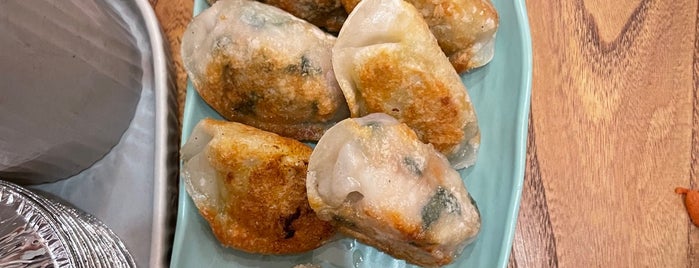 Tin Kee Dumpling Restaurant is one of Belly rub.