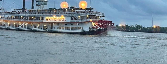 The Creole Queen Paddlewheeler is one of New Orleans 2016.