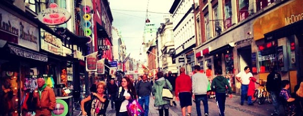 Strøget is one of København: My Shopping, outdoors & chill spots!.