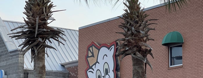 Piggly Wiggly is one of St. Joe Beach.