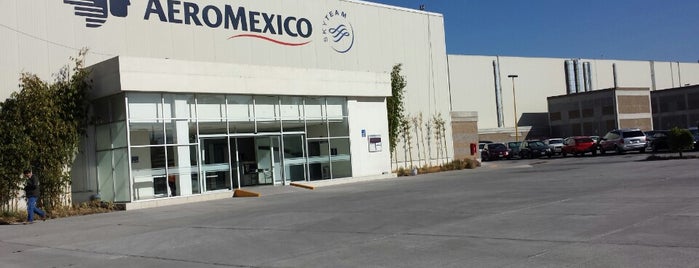 Hangar Aeromexico Plataforma Oriente is one of สถานที่ที่ Jorge ถูกใจ.