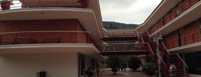 Universidad Pontificia Bolivariana - Seccional Bucaramanga is one of Carlos : понравившиеся места.