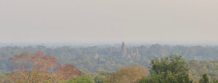 Phnom Bakheng is one of Siem Reap.