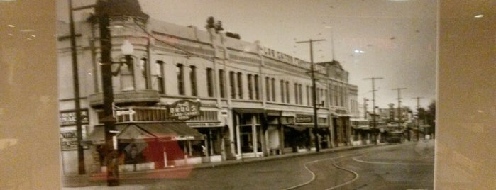 East Los Gatos is one of Richard'ın Beğendiği Mekanlar.