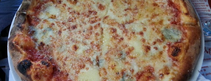 Il Focolaio is one of Best of Montréal's pizza.
