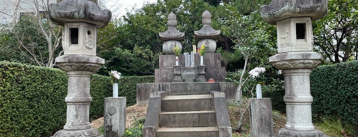 Graveyard of Mr. & Mrs. Kaishu KATSU is one of 行く予定.