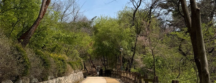 Samcheong-dong is one of Seul.