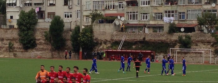 Vefa Stadyumu is one of Locais curtidos por Ömür.