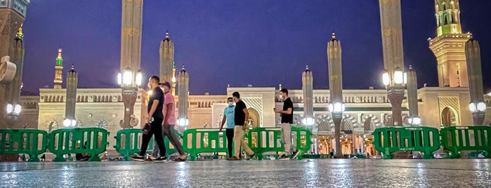 The Prophet's Mosque is one of Saudi Arabia 🇸🇦.