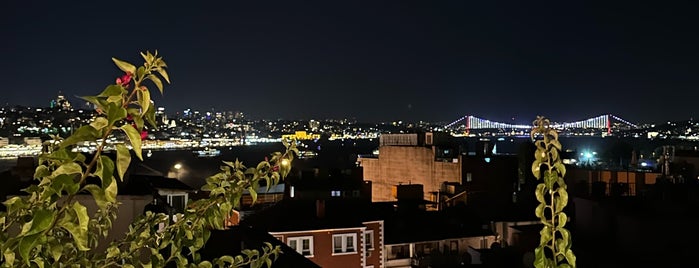 Roof Mezze 360 Restaurant is one of Lets do Istanbul.