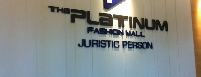 The Platinum Fashion Mall is one of Bangkok so hot.