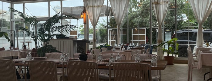Ahmet's Restaurant & Wedding is one of طرابزون.