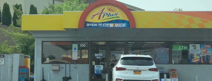 APlus at Sunoco is one of Lieux qui ont plu à Lee.