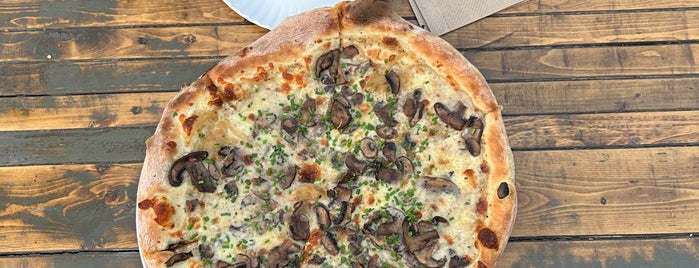 North Of Brooklyn Pizzeria is one of The 15 Best Places for Pizza Crust in Toronto.